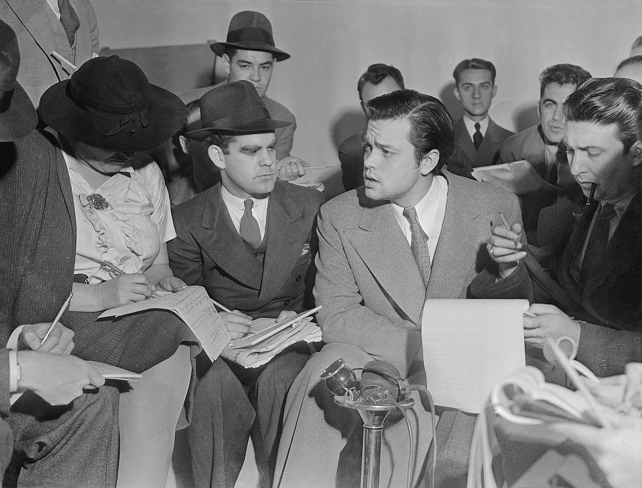Orson_Welles_War_of_the_Worlds_1938
